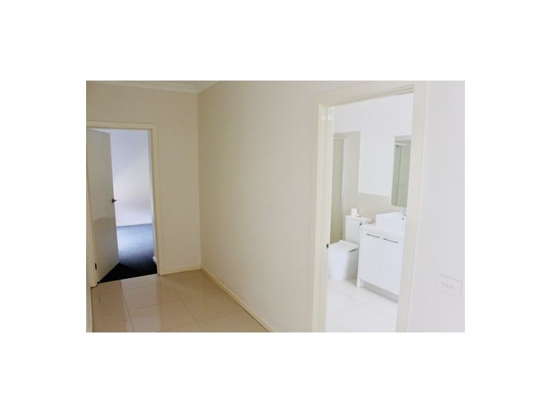 2/3 St Austell Court, Craigieburn VIC 3064