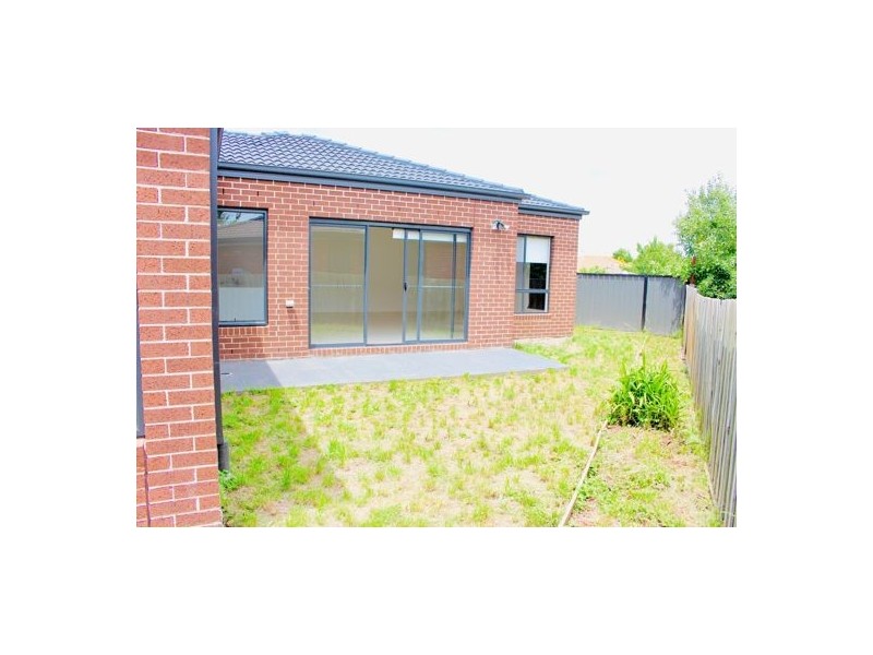 2/3 St Austell Court, Craigieburn VIC 3064