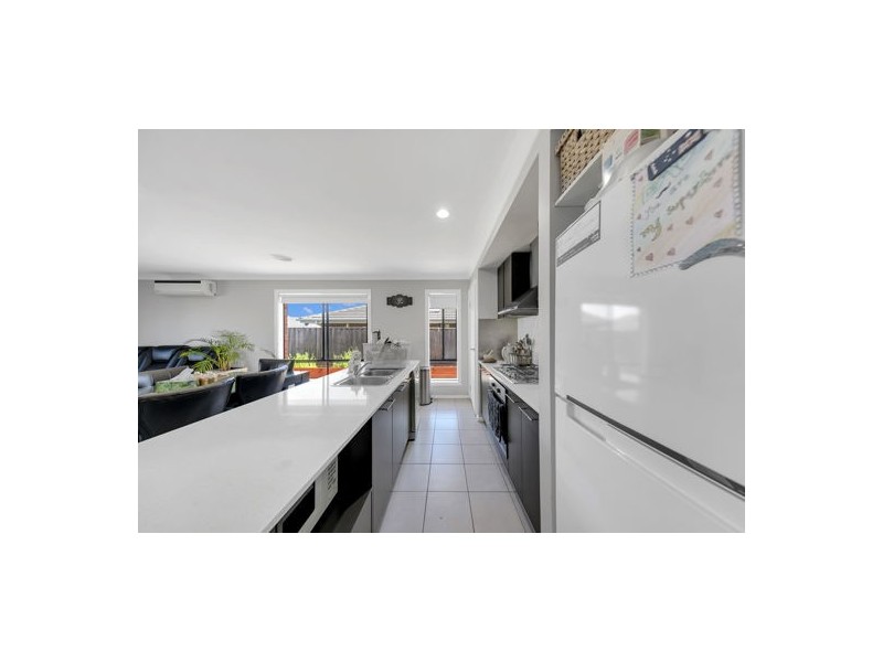 24 Edenvale Boulevard, Wollert VIC 3750