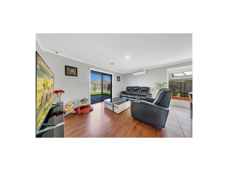 24 Edenvale Boulevard, Wollert VIC 3750