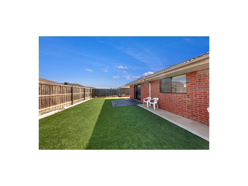 24 Edenvale Boulevard, Wollert VIC 3750