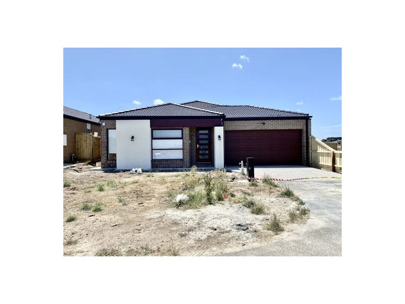 13 Heron Drive, Mickleham VIC 3064