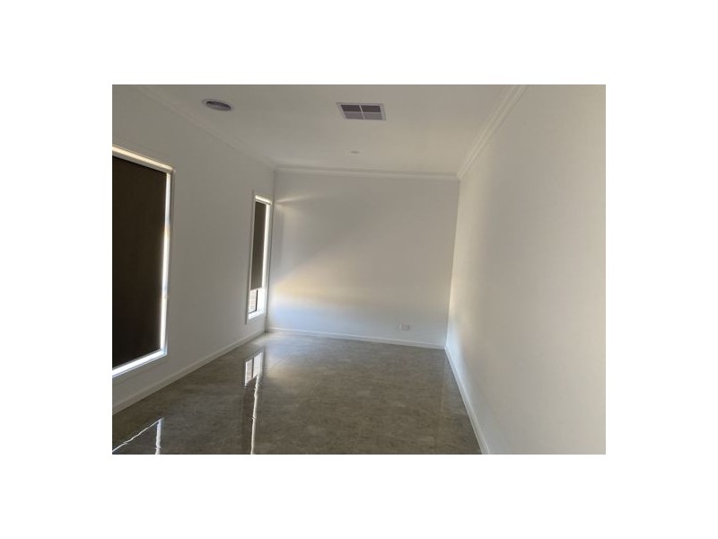 13 Heron Drive, Mickleham VIC 3064