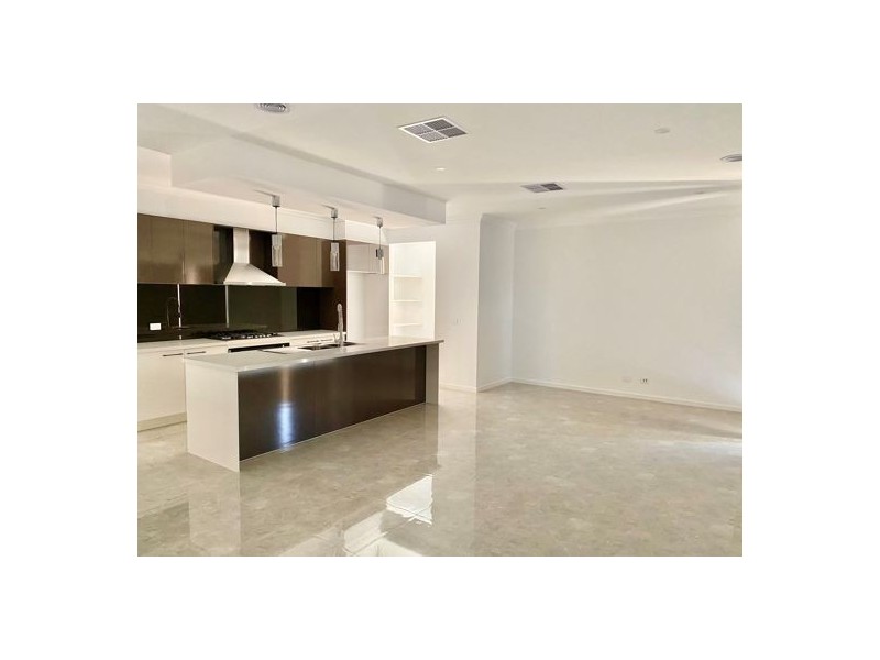 13 Heron Drive, Mickleham VIC 3064