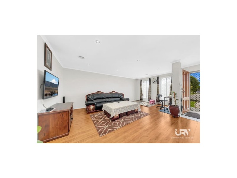 48 Mulberry Pass, Craigieburn VIC 3064