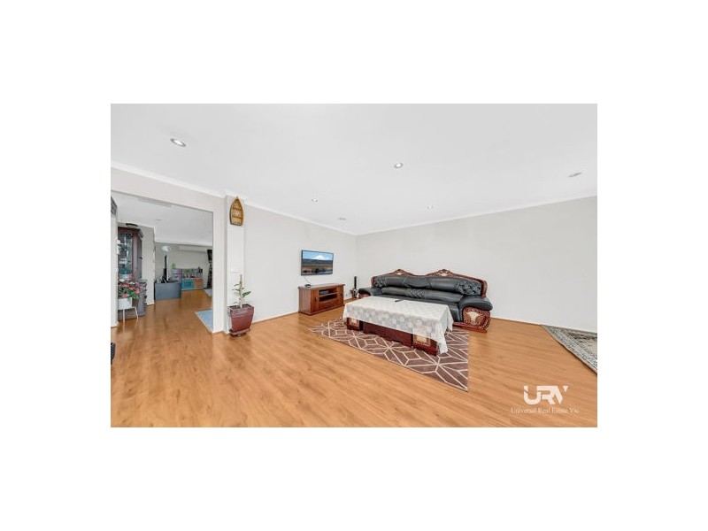 48 Mulberry Pass, Craigieburn VIC 3064