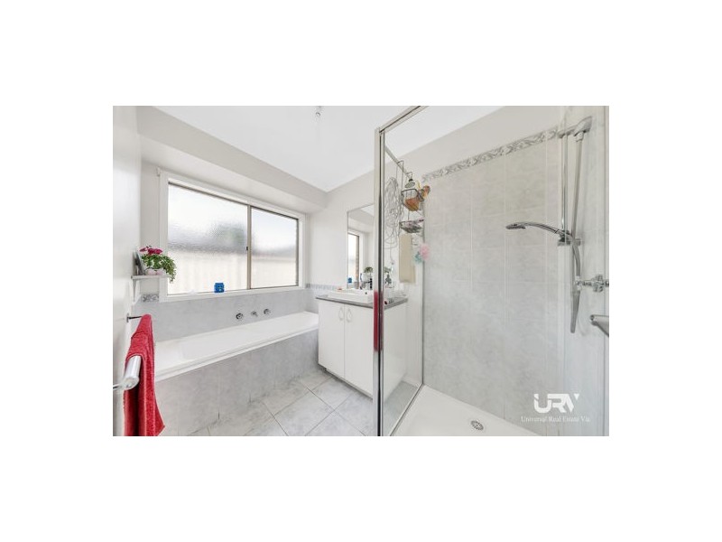 48 Mulberry Pass, Craigieburn VIC 3064