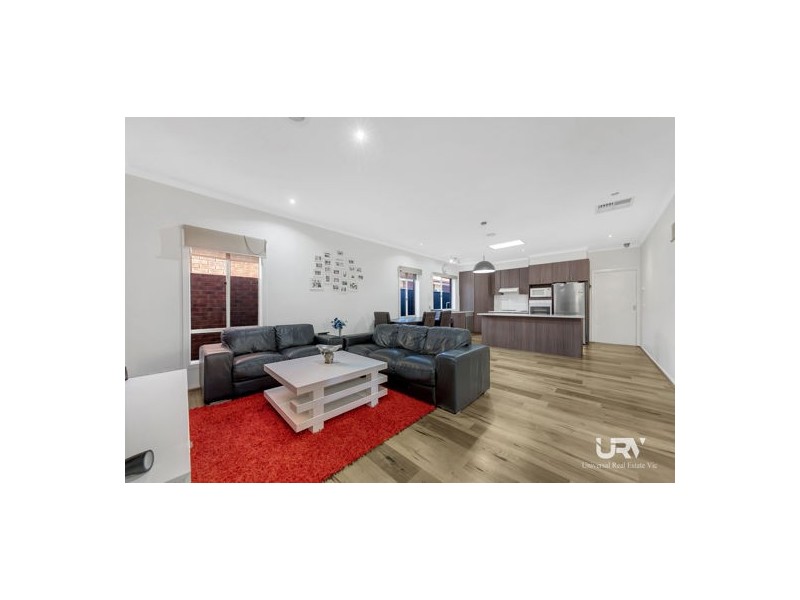 6 Gippsland Way, Craigieburn VIC 3064