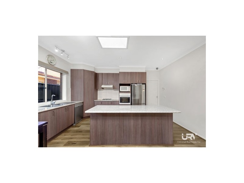 6 Gippsland Way, Craigieburn VIC 3064