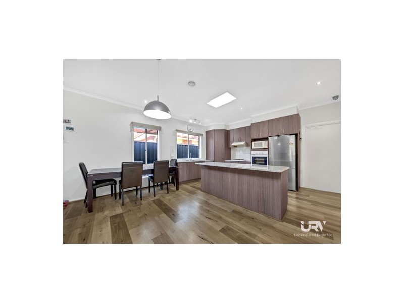6 Gippsland Way, Craigieburn VIC 3064