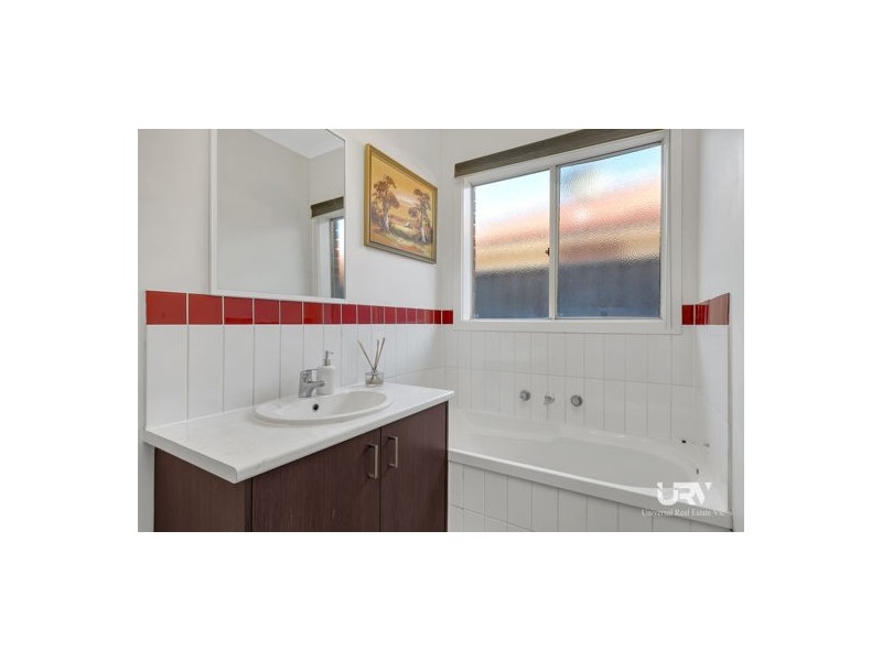 6 Gippsland Way, Craigieburn VIC 3064