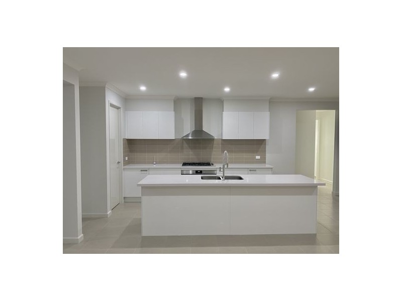 40 Faraday Street, Mickleham VIC 3064