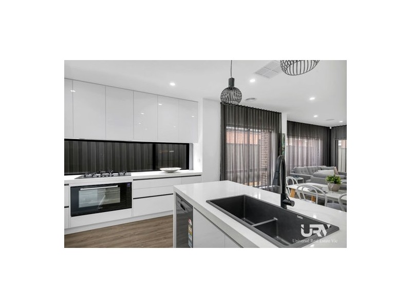 21 Coronado Avenue, Craigieburn VIC 3064