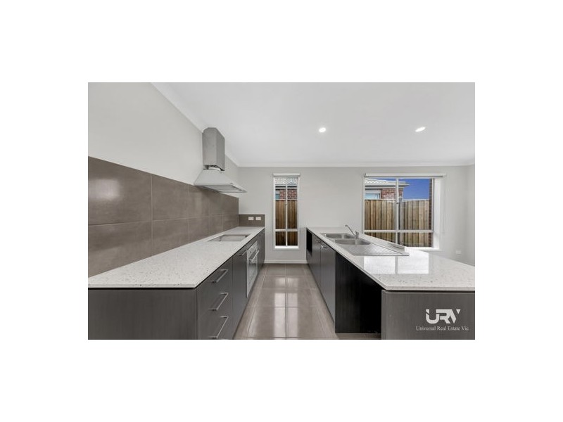 25 Weston Street, Mickleham VIC 3064