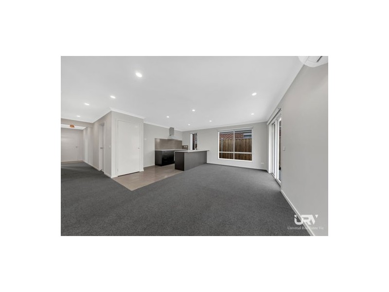 25 Weston Street, Mickleham VIC 3064