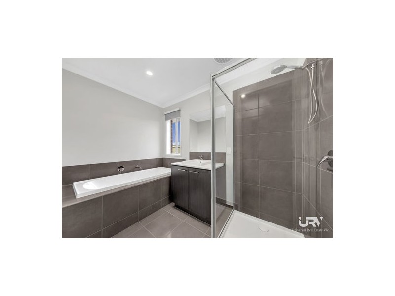 25 Weston Street, Mickleham VIC 3064