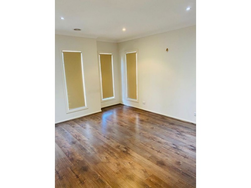 18 Watergum Avenue, Craigieburn VIC 3064