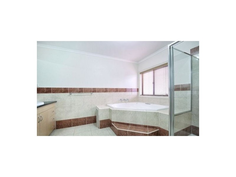 44 Sandover Drive, Roxburgh Park VIC 3064