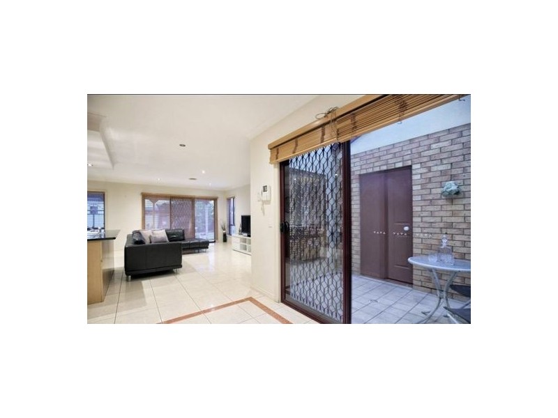 44 Sandover Drive, Roxburgh Park VIC 3064