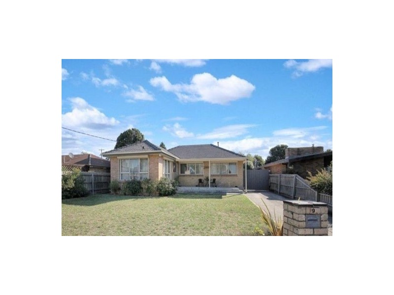 9 Hamilton Street, Craigieburn VIC 3064