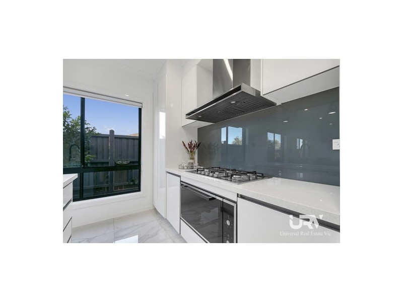 6 Chevery Street, Mickleham VIC 3064