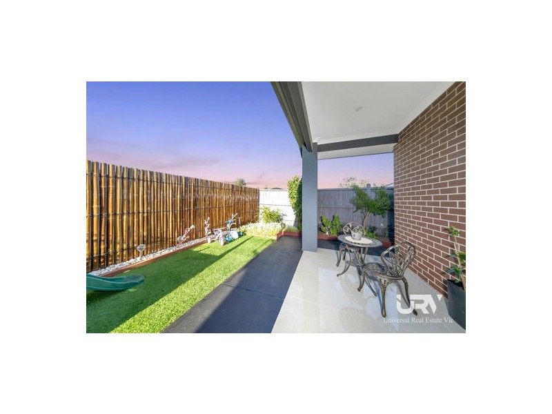 6 Chevery Street, Mickleham VIC 3064