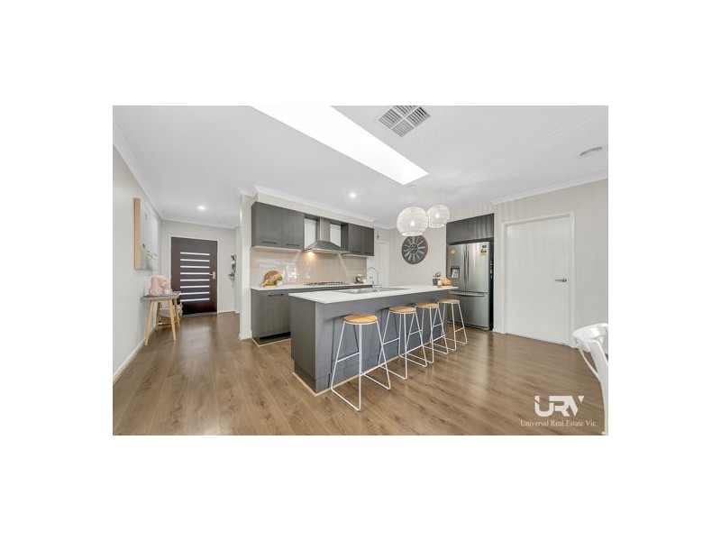 35 Moonlight Way, Mickleham VIC 3064