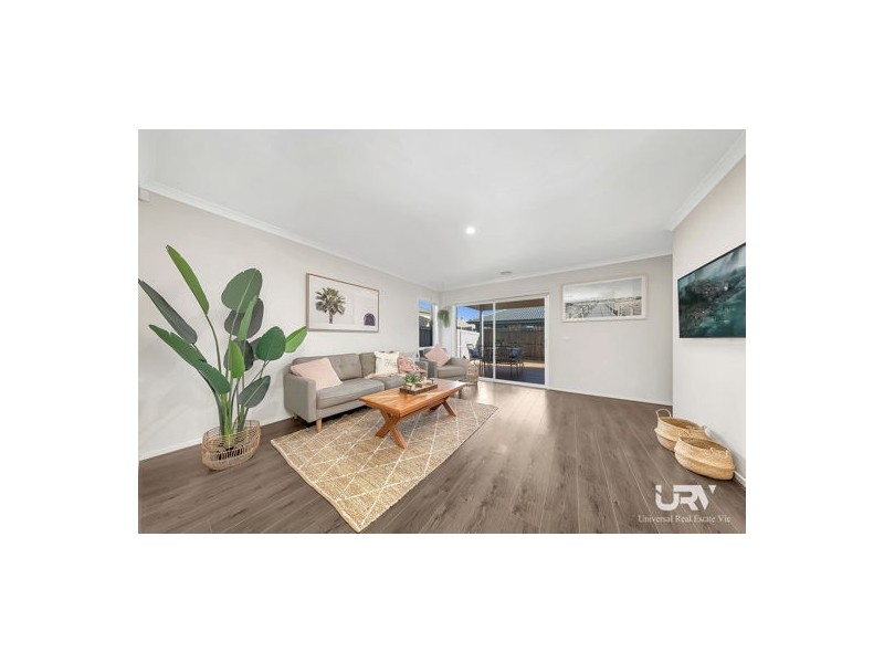 35 Moonlight Way, Mickleham VIC 3064