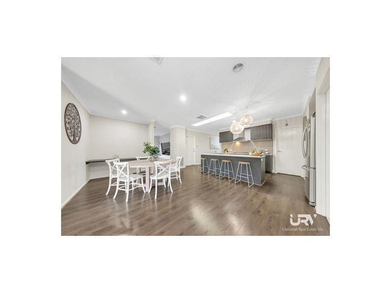 35 Moonlight Way, Mickleham VIC 3064