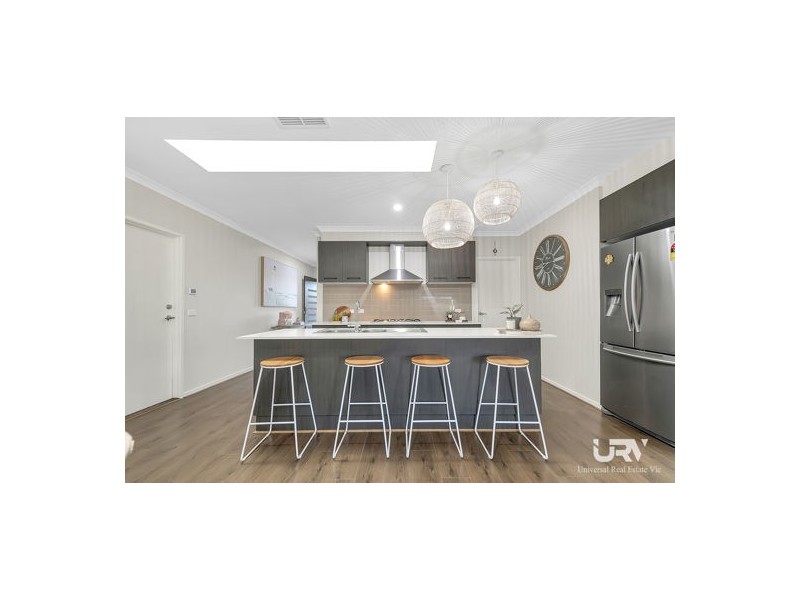 35 Moonlight Way, Mickleham VIC 3064