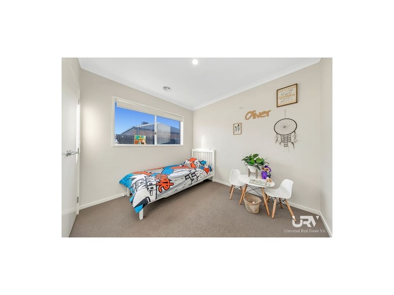35 Moonlight Way, Mickleham VIC 3064