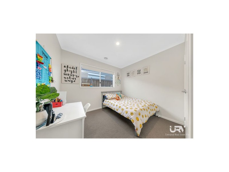 35 Moonlight Way, Mickleham VIC 3064