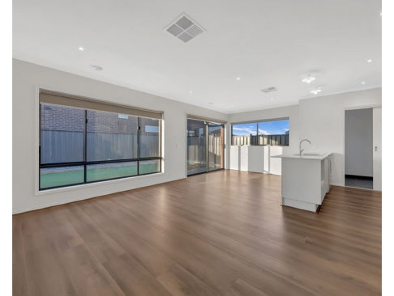 1 Flaubert Road, Craigieburn VIC 3064