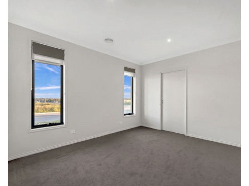 1 Flaubert Road, Craigieburn VIC 3064