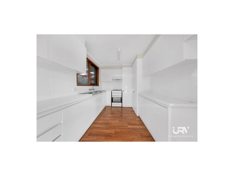 98 Hanson Road, Craigieburn VIC 3064