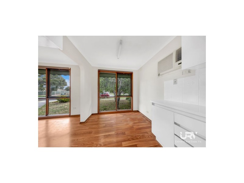 98 Hanson Road, Craigieburn VIC 3064