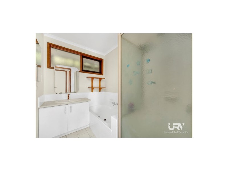 98 Hanson Road, Craigieburn VIC 3064