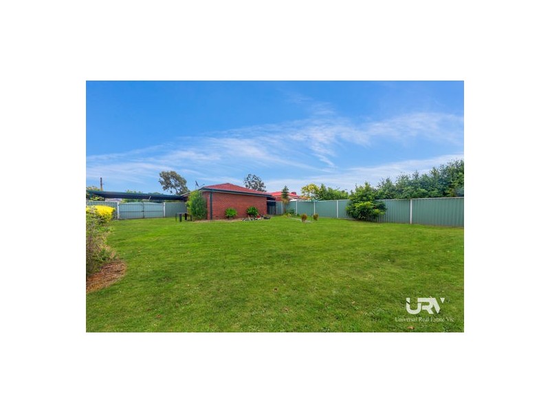 98 Hanson Road, Craigieburn VIC 3064