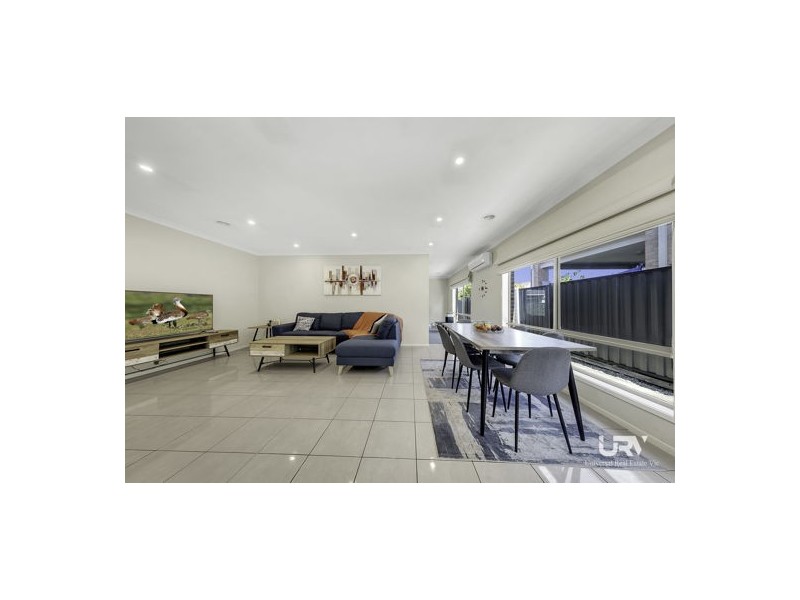 16 Bottlebrush Road, Craigieburn VIC 3064
