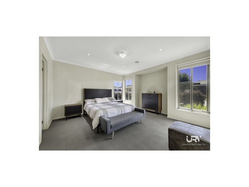 16 Bottlebrush Road, Craigieburn VIC 3064