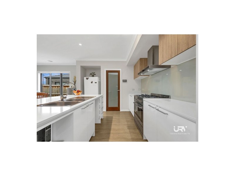 470 Brookfield Boulevard, Mickleham VIC 3064