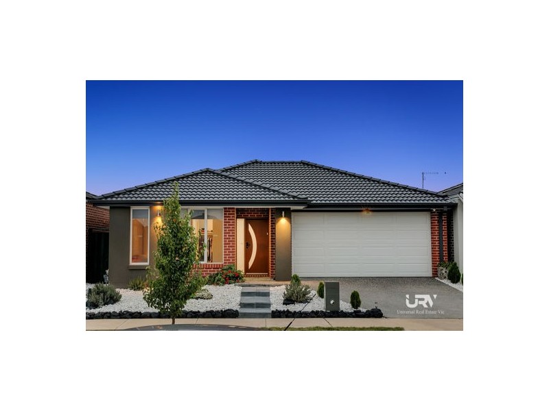 30 Revelstoke Street, Mickleham VIC 3064