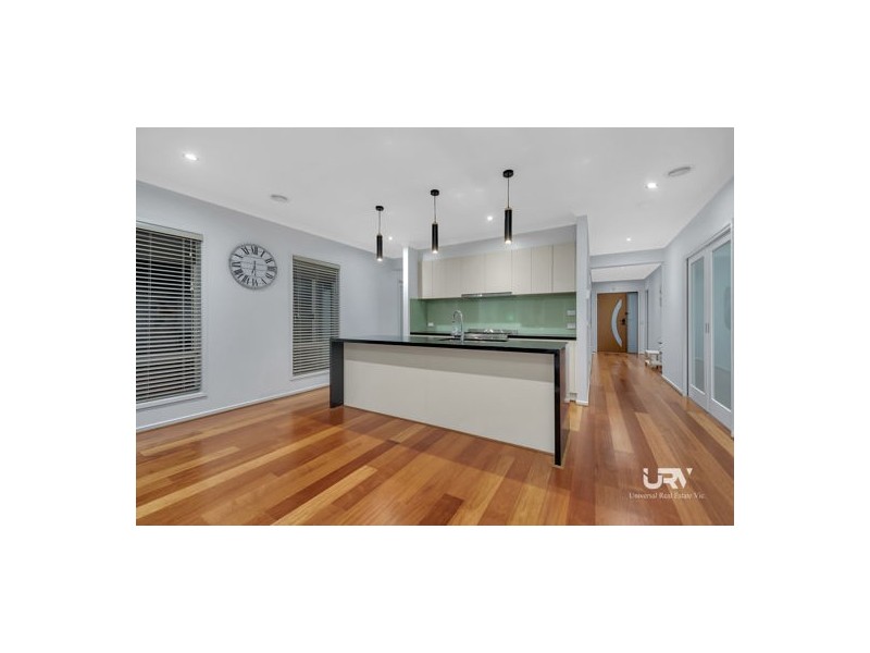 30 Revelstoke Street, Mickleham VIC 3064