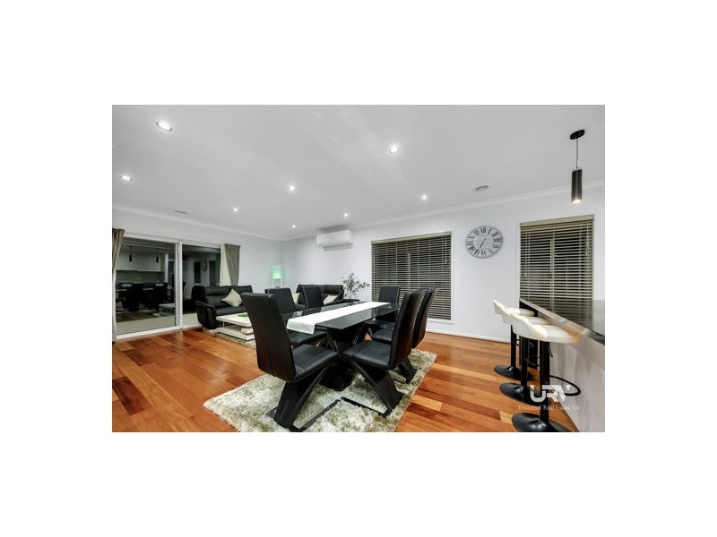 30 Revelstoke Street, Mickleham VIC 3064