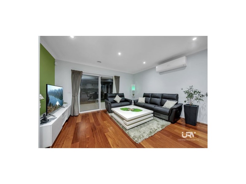 30 Revelstoke Street, Mickleham VIC 3064