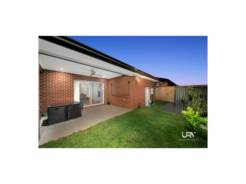 30 Revelstoke Street, Mickleham VIC 3064