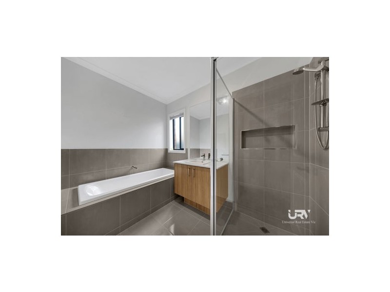 13 Tucholsky drive, Kalkallo VIC 3064