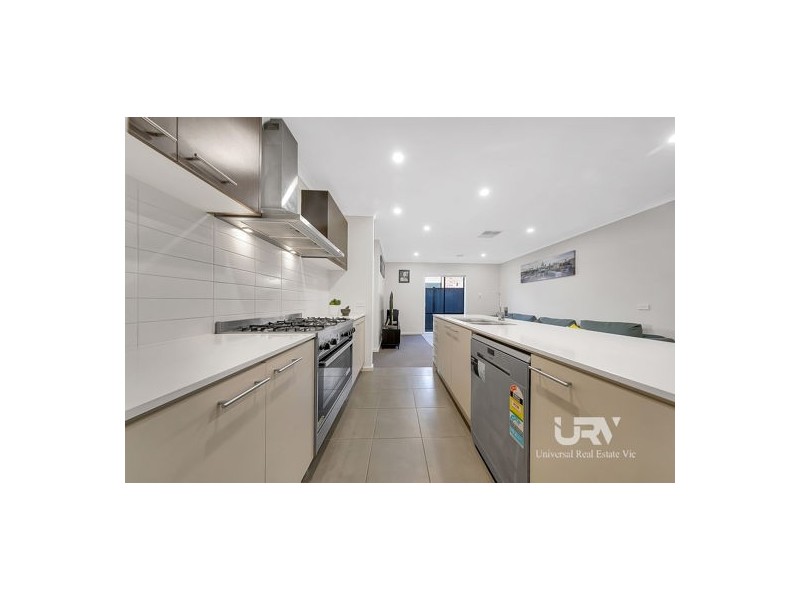 6 Geyser Street, Craigieburn VIC 3064