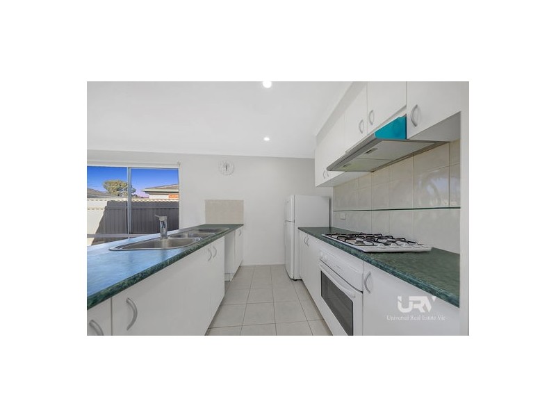 11 Bathurst Close, Craigieburn VIC 3064