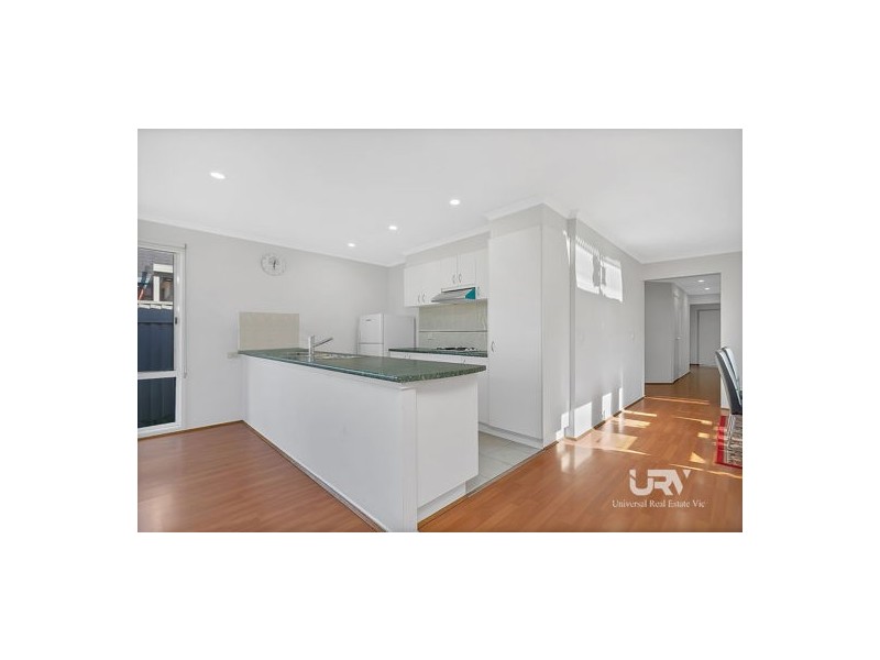 11 Bathurst Close, Craigieburn VIC 3064